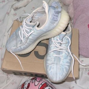 YEEZY BOOST 350 V2 MONO ICE
